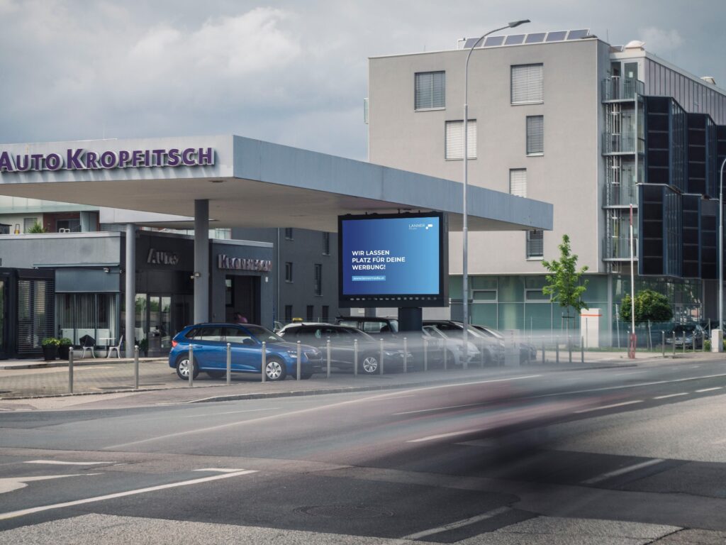 LED 14 Klagenfurt Pischeldorfer Straße stadtauswärts